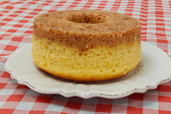 Cake Tapioca com Creme de Coco Queimado